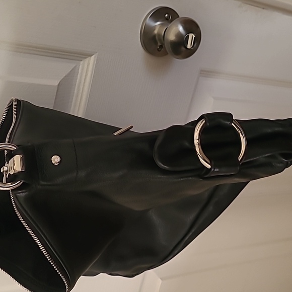 Texier Chic Black Leather Hobo Bag - Picture 9 of 10